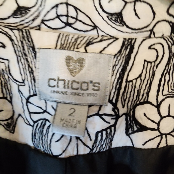 Chico's  Black & White Floral Embroidered Abstract Cotton Jacket...size 2 - Picture 5 of 9